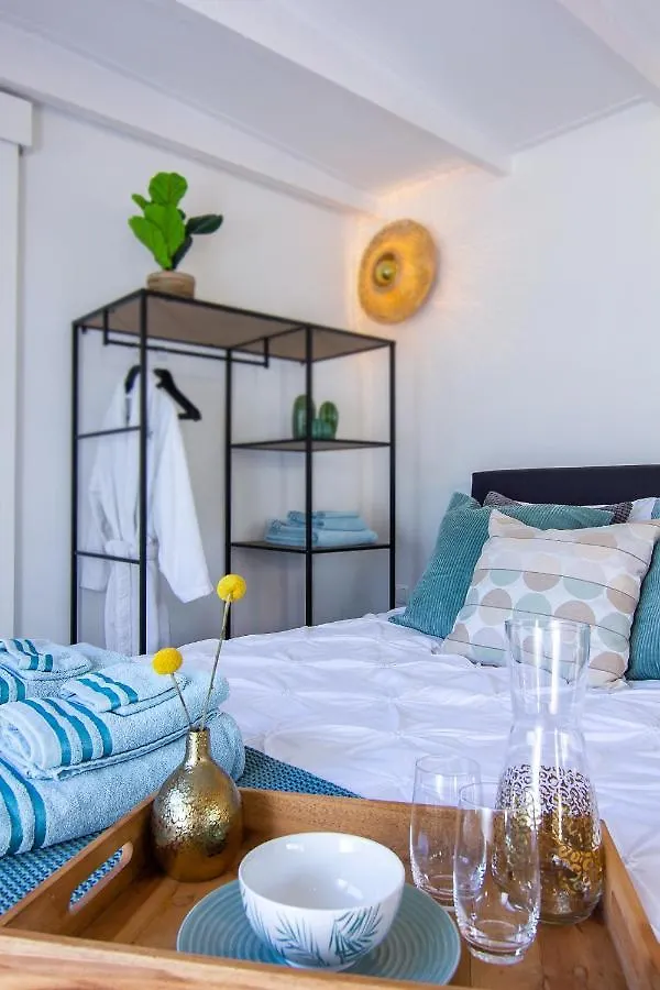 아파트 Coast Guesthouse 잔드보르트